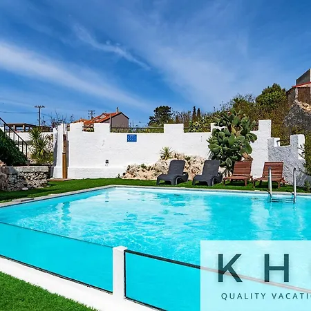 Aliki With Infinity Pool At Village Kaminarata